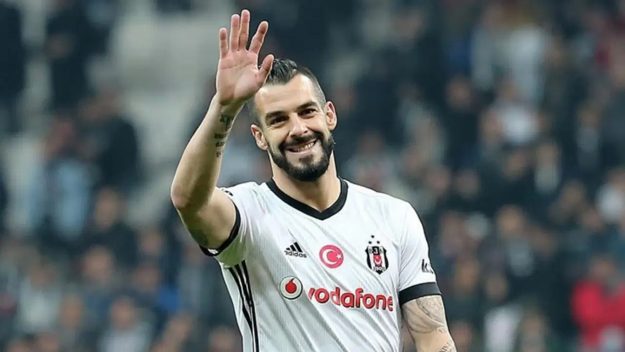 Alvaro Negredo'dan Beşiktaş itirafı: 'Gözüm kapalı giderdim'