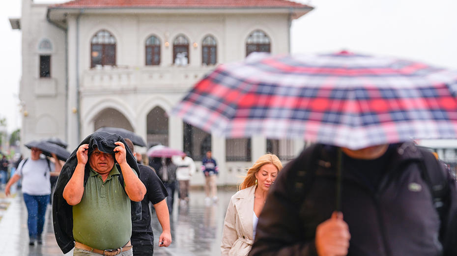 İstanbul ve Çevresine Yoğun Yağış ve Fırtına Uyarısı: Sel ve Su Baskını Riski Var