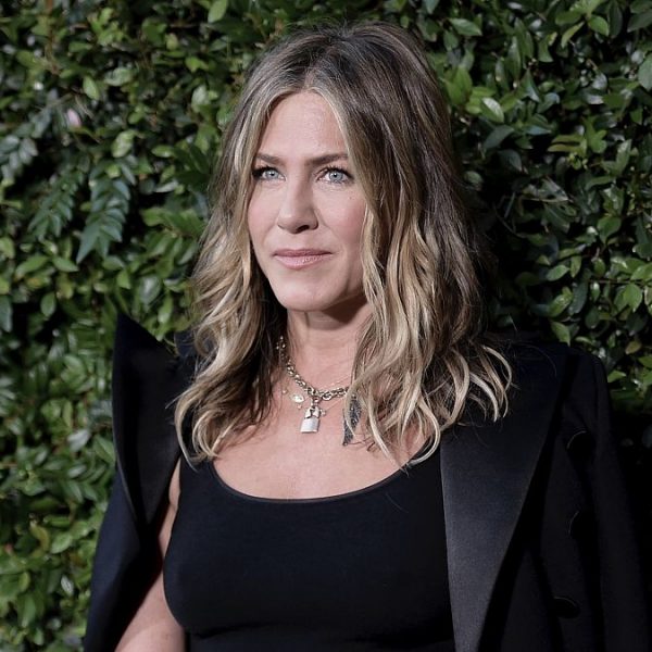 Friends yıldızı Jennifer Aniston, JD Vance'in “sefil çocuksuz kadınlar” hakkındaki sözlerine tepki gösterdi.