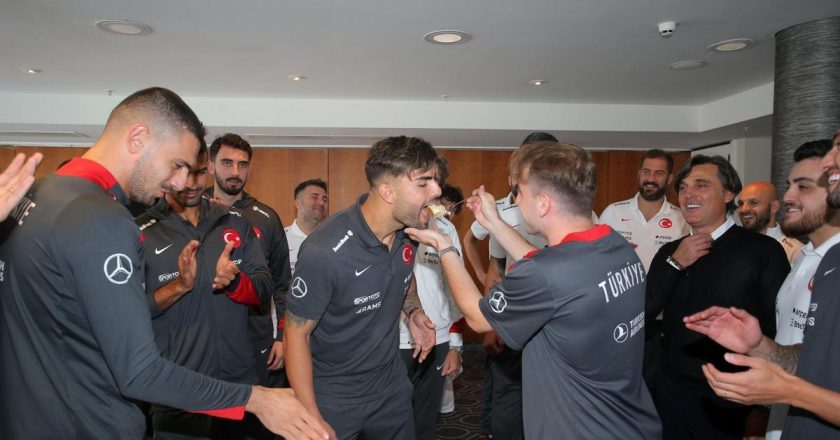 Abdülkerim Bardakcı'nın doğum günü milli futbol takımının inziva yerinde kutlandı!