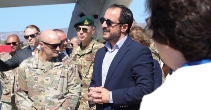 Kıbrıs’ta gerilim tırmanıyor: İki askeri üs kurulacak – Son Dakika Dünya Haberleri