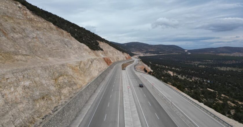 Korkuteli-Elmalı yolu bugün hizmete açılacak