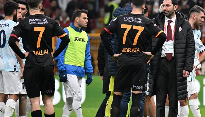 Adana Demirspor, Galatasaray Match sahadan çekildi, Dünya Basın Saw: Türk Futbol Skandalı!