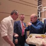 EuroLeague Finalinden Önce Sahne Alanında Renkli Görüntüler: Fenerbahçe Koç Başkanı için Baklava Baklava – Sports News