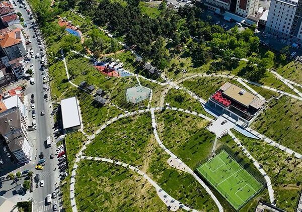 Bakan Enstitüsü, Diklar Millet Bahçesi'nin görüntülerini paylaştı