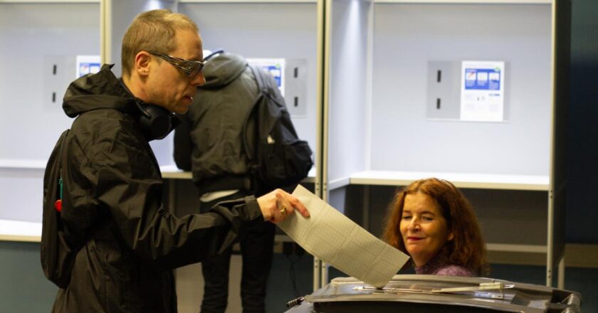 Hollanda genel seçimler için sandık başına gidiyor