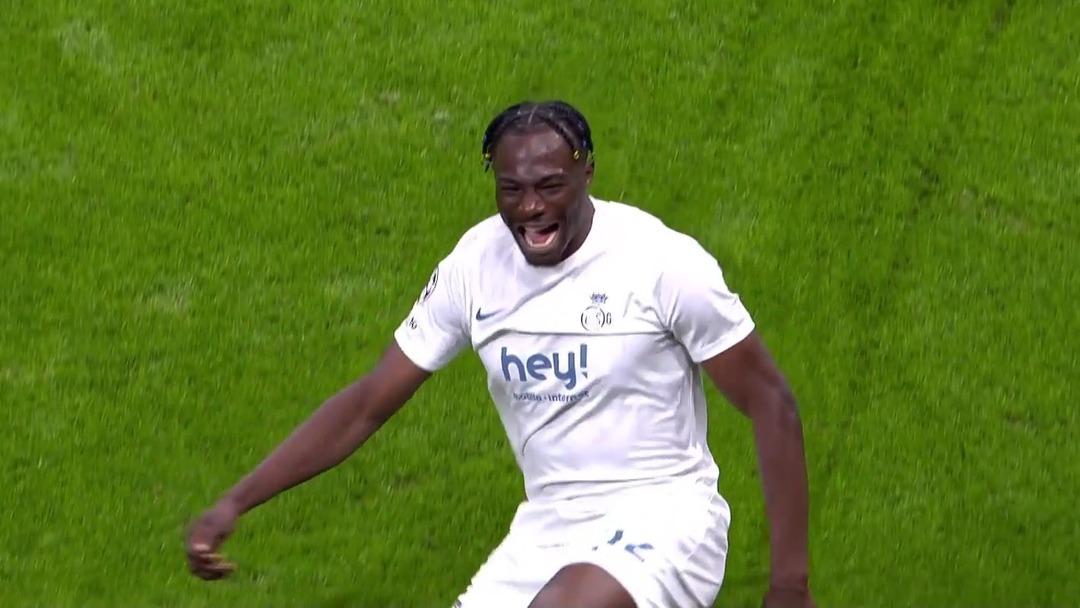 Galatasaray kırmızı kartı bekliyordu! Promise David 3 dakika sonra golü attı 2