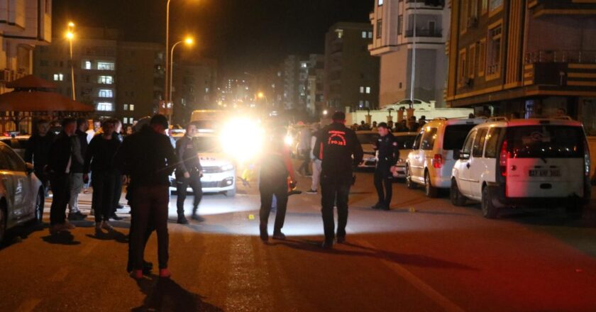 Park yeri bulamayan komşu, düğünde hazır bulunanlara ateş açtı: 1 ölü