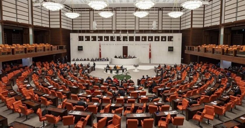 Özgür Özel ile birlikte 7 milletvekilinin dokunulmazlık dosyaları Meclis’te görüşülmeye başladı